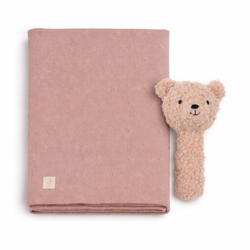Wild Rose comfortset: Wiegdeken en Rammelaar Teddybeer