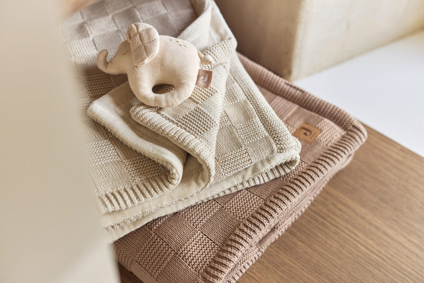 Deken Ledikant 100x150cm - Box Knit Milky Coffee - GOTS